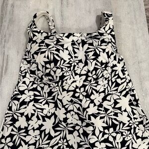 Lands' End Black and White Patterned Tankini top/size 16 W